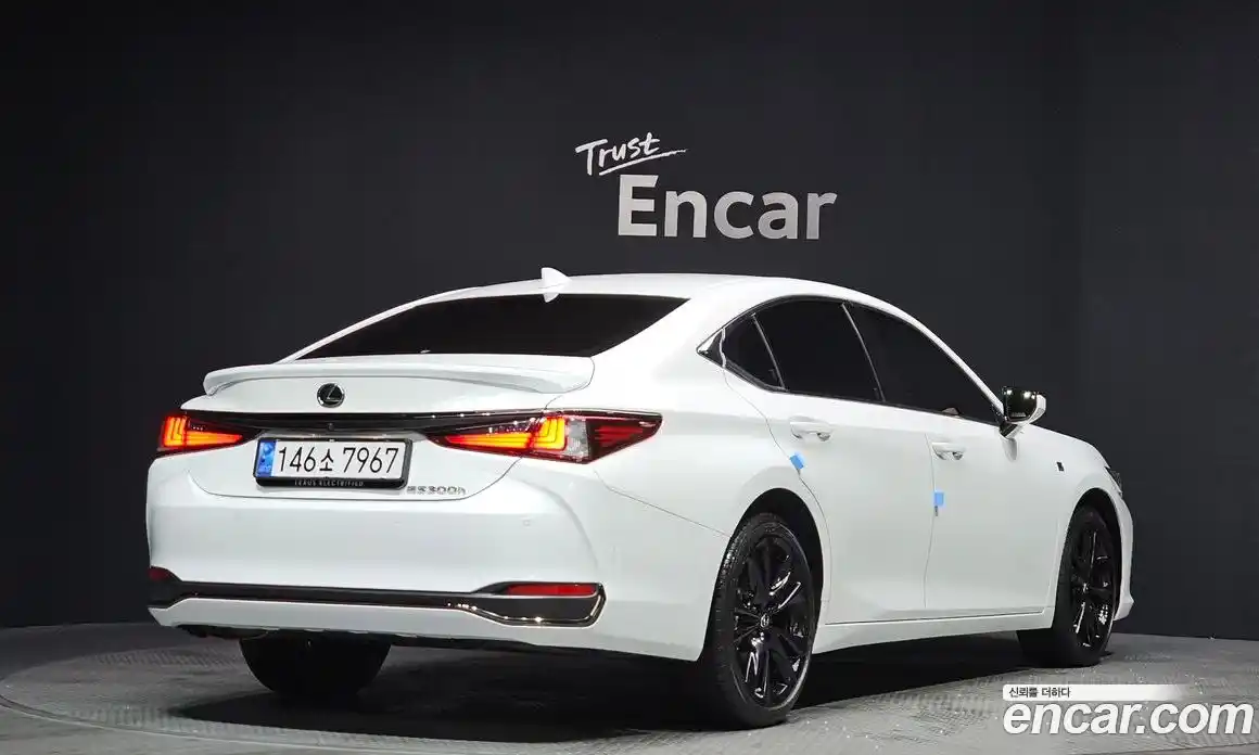 Lexus ES 2024 2.5 Автомат в Москве № 198766, фото 4