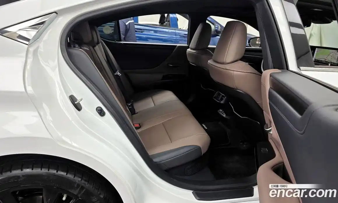 Lexus ES 2024 2.5 Автомат в Москве № 198852, фото 12