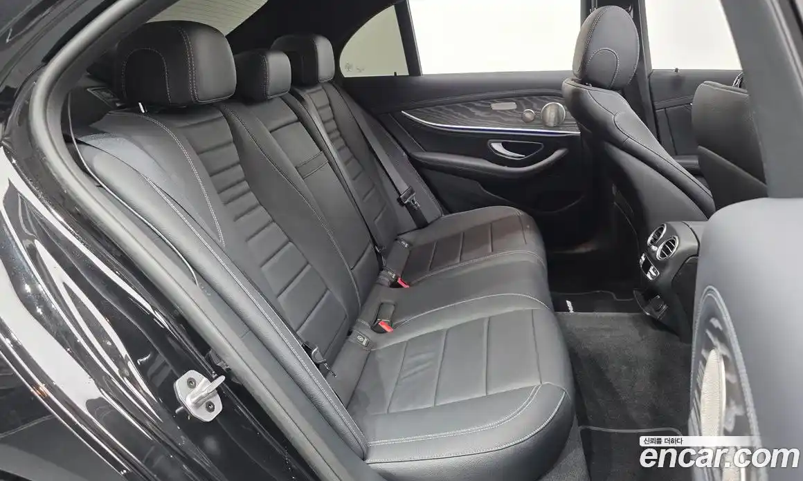 Mercedes-Benz E-Class 2022 2.0 Автомат в Москве № 199994, фото 3