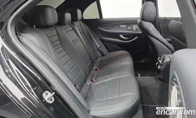 Mercedes-Benz E-Class 2022 2.0 Автомат в Москве № 199994, миниатюра 3