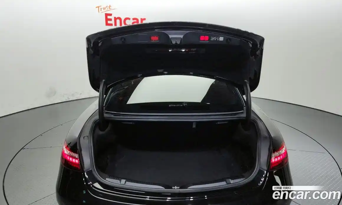 Mercedes-Benz E-Class 2023 3.0 Автомат в Москве № 203161, фото 14