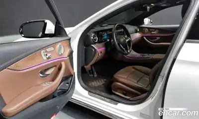 Mercedes-Benz E-Class 2023 1.9 Автомат в Москве № 204735, миниатюра 11