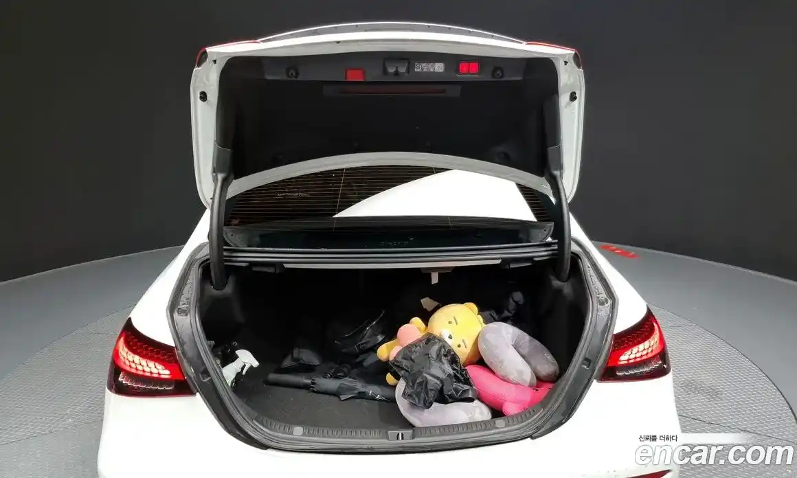 Mercedes-Benz E-Class 2023 1.9 Автомат в Москве № 204735, фото 16