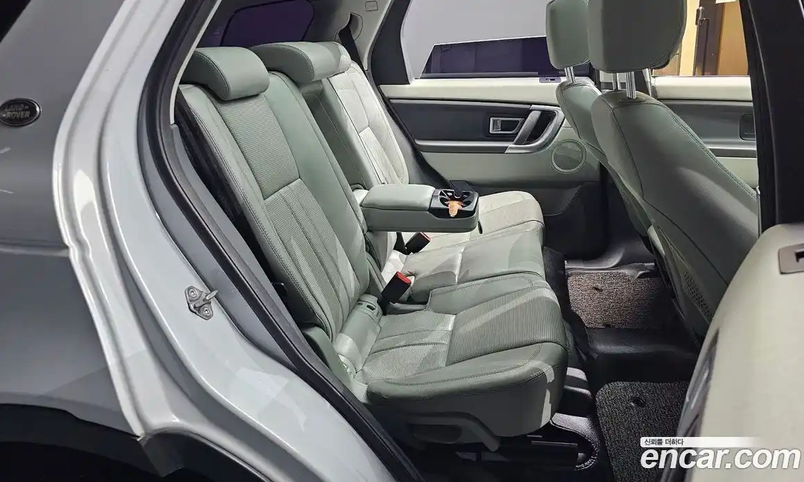 Land Rover Discovery Sport 2016 2.0 Автомат в Москве № 213495, фото 15