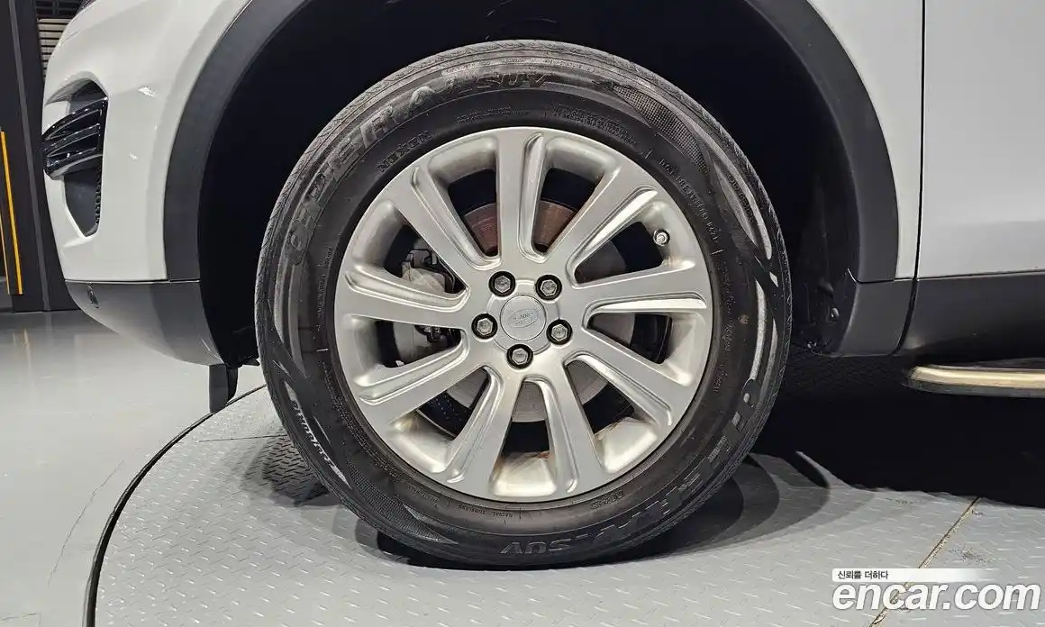 Land Rover Discovery Sport 2016 2.0 Автомат в Москве № 213495, фото 16