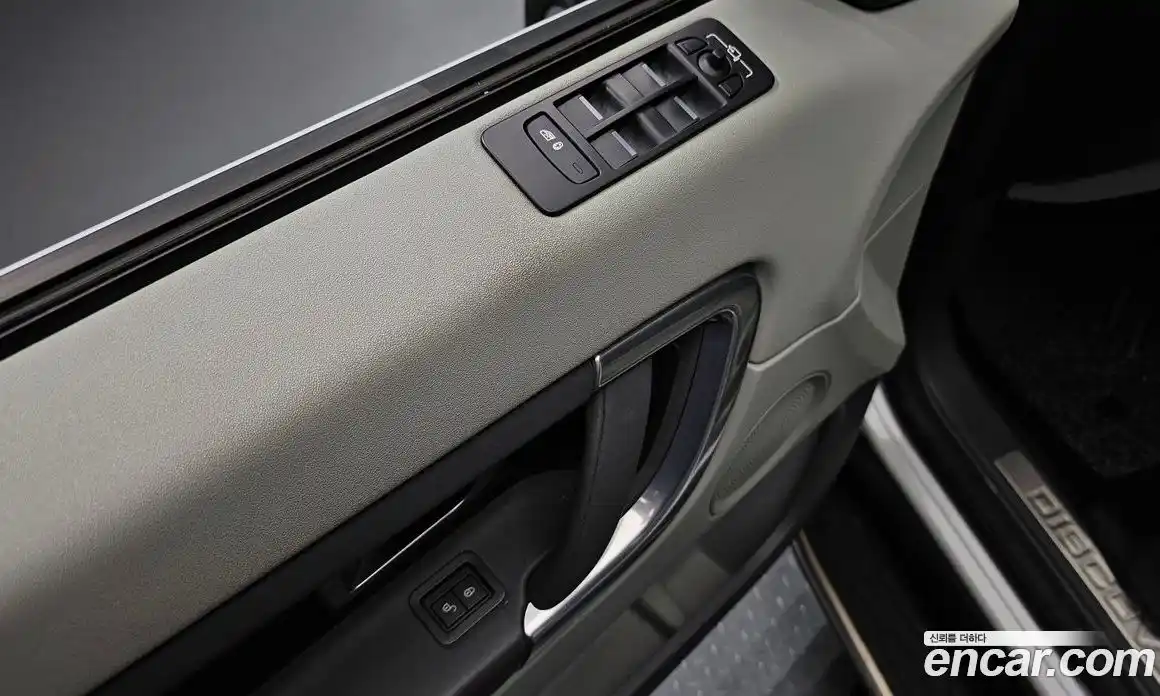 Land Rover Discovery Sport 2016 2.0 Автомат в Москве № 213495, фото 18