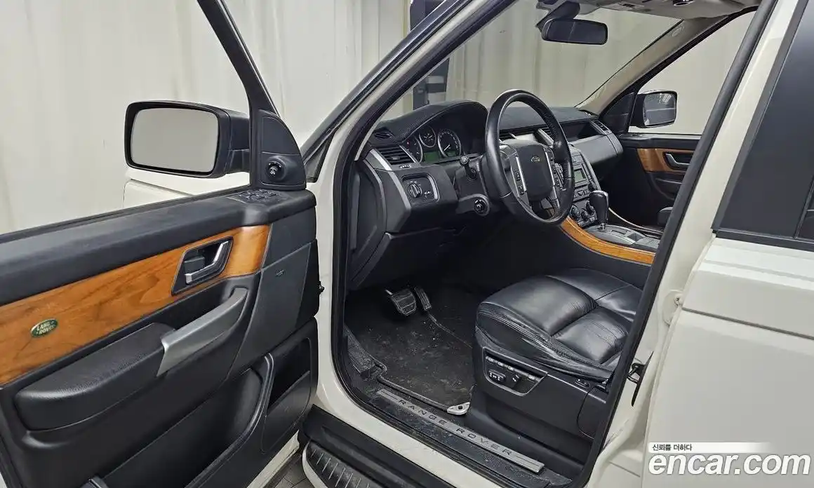 Land Rover Range-Rover Sport 2008 2.7 Автомат в Москве № 213800, фото 16