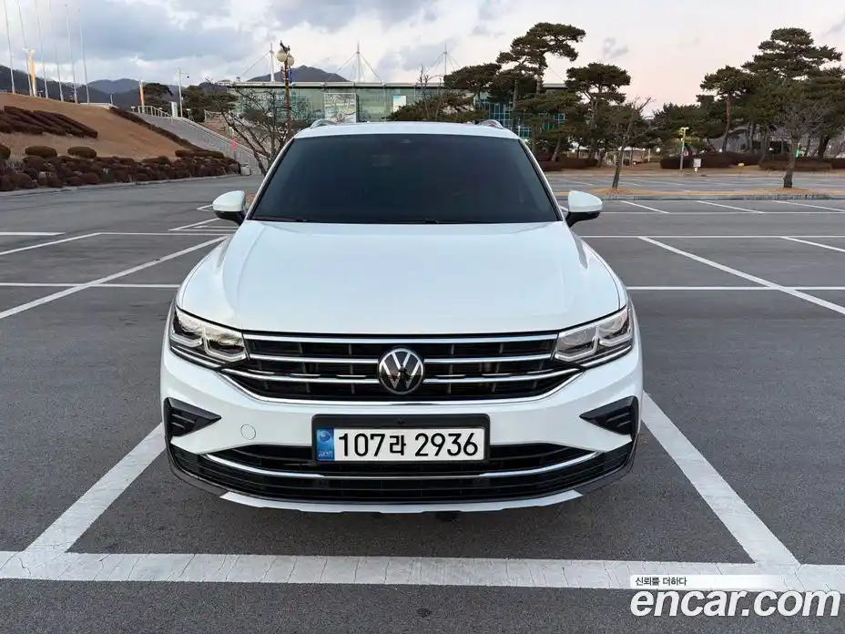 Volkswagen Tiguan 2023 2.0 Автомат в Москве № 214997, фото 4