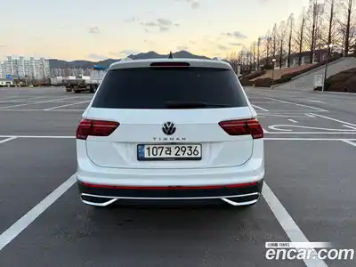 Volkswagen Tiguan 2023 2.0 Автомат в Москве № 214997, миниатюра 5