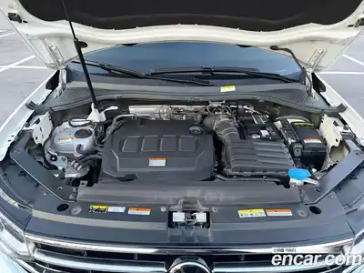 Volkswagen Tiguan 2023 2.0 Автомат в Москве № 214997, миниатюра 6