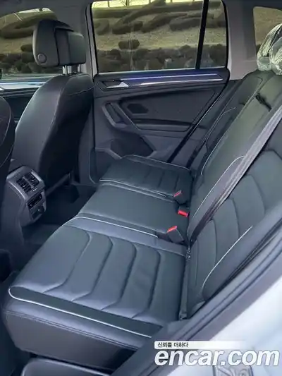 Volkswagen Tiguan 2023 2.0 Автомат в Москве № 214997, миниатюра 7