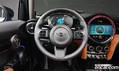 Mini Cooper 2023 2.0 Автомат в Москве № 221526, миниатюра 3