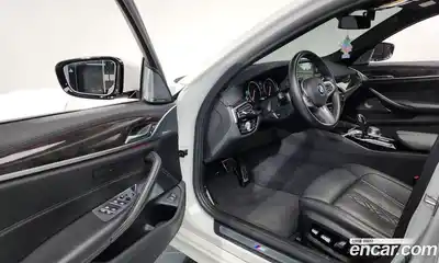 BMW 5-Series 2018 3.0 Автомат в Москве № 229155, миниатюра 9