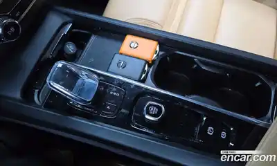 Volvo XC60 2022 2.0 Автомат в Москве № 230520, миниатюра 9