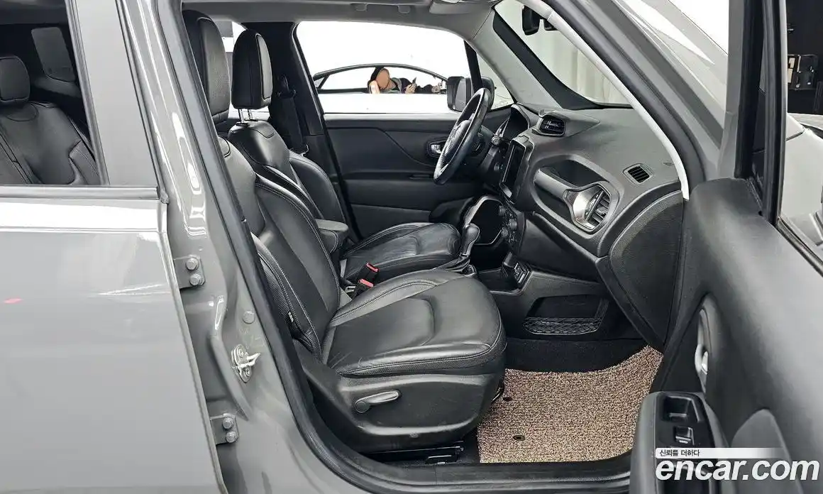 Jeep Renegade 2021 2.4 Автомат в Москве № 232356, фото 15