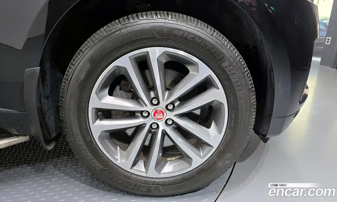 Jaguar F-Pace 2017 3.0 Автомат в Москве № 238185, фото 1