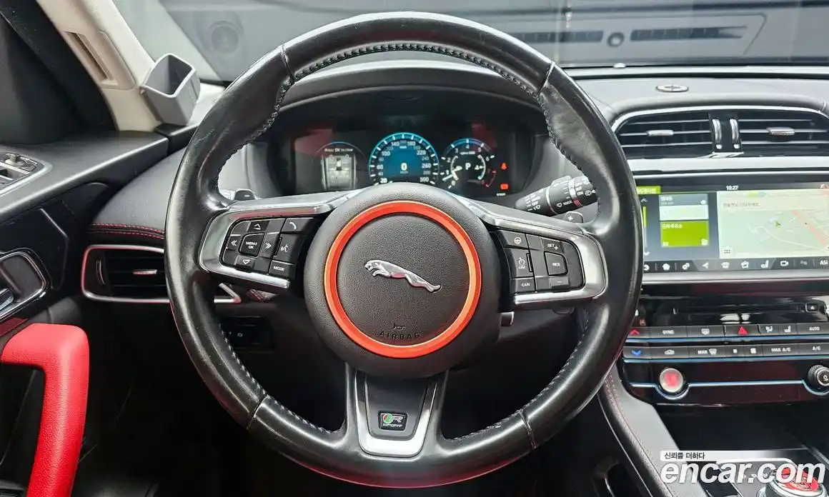 Jaguar F-Pace 2017 3.0 Автомат в Москве № 238185, фото 20