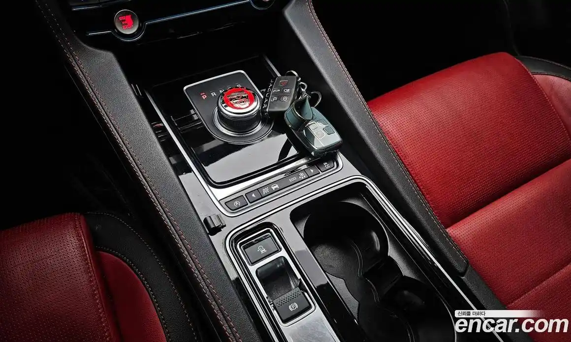 Jaguar F-Pace 2017 3.0 Автомат в Москве № 238185, фото 9