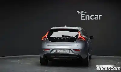 Volvo V40, 2017