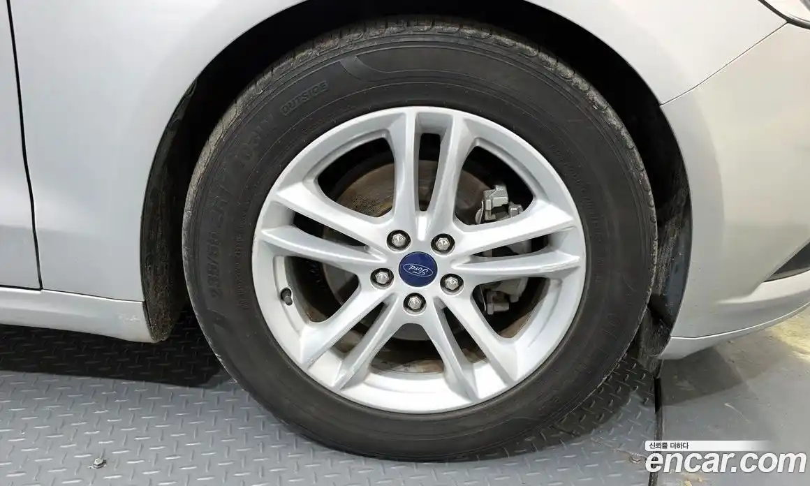 Ford Mondeo 2015 2.0 Автомат в Москве № 255696, фото 8