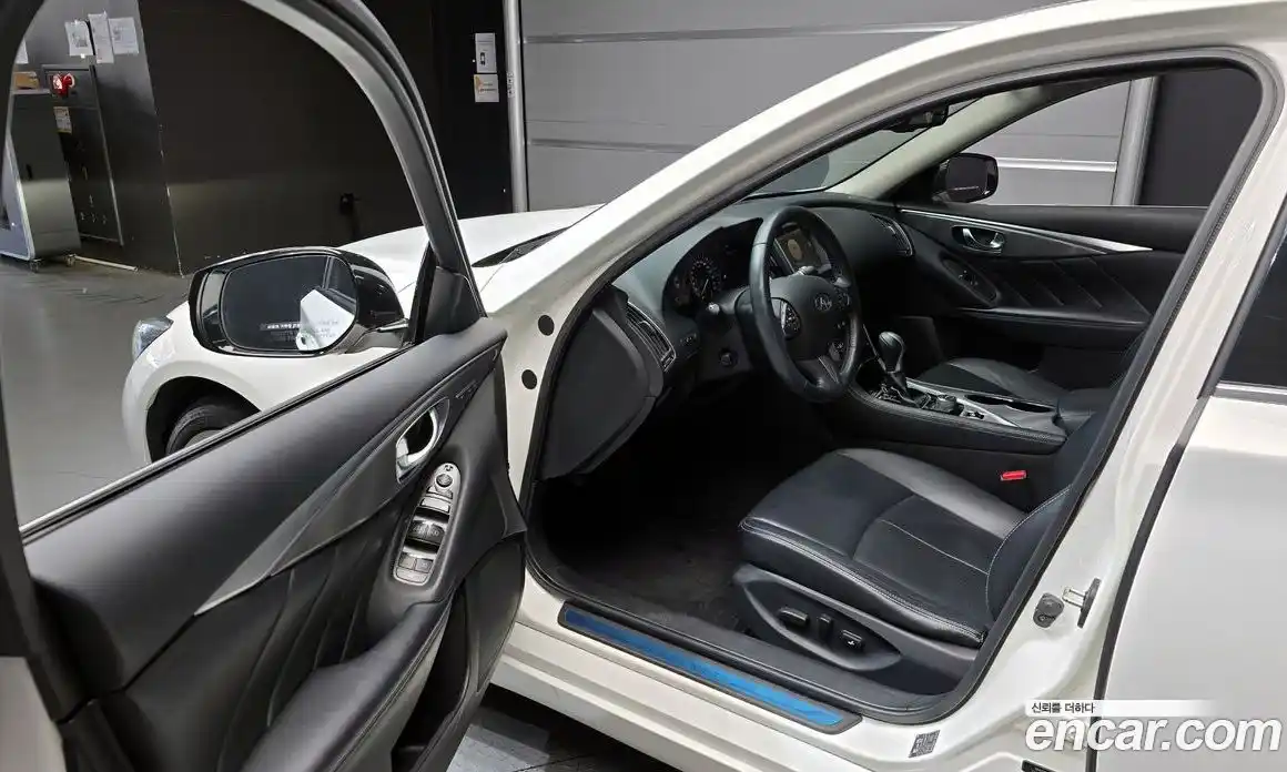 Infiniti Q50 2014 2.1 Автомат в Москве № 256131, фото 8