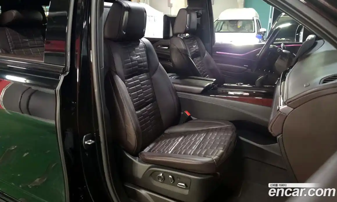 Cadillac Escalade 2023 6.2 Автомат в Москве № 256388, фото 18