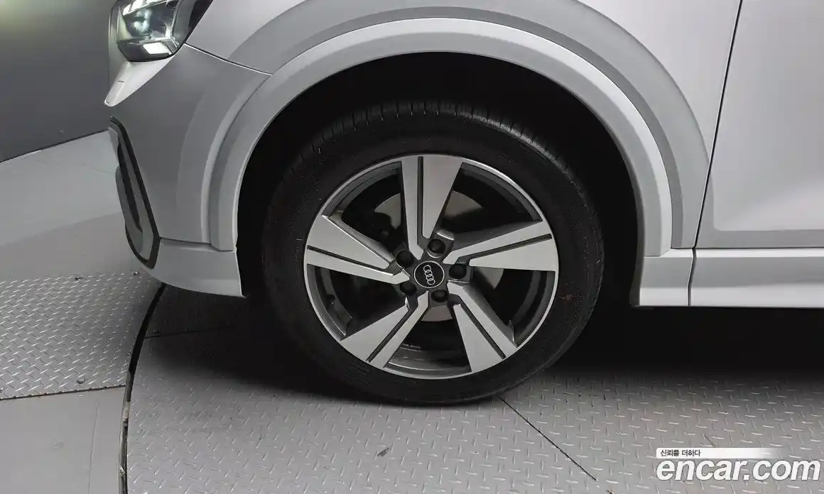 Audi Q2 2023 2.0 Автомат в Москве № 311728, фото 8