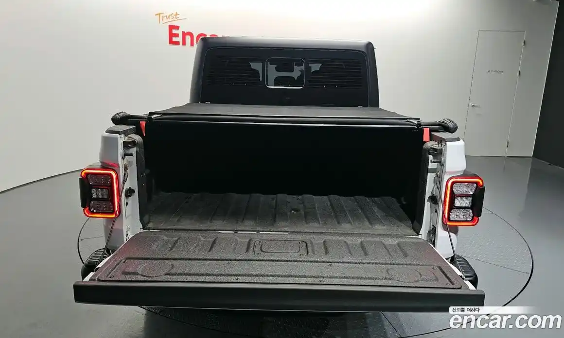 Jeep Gladiator 2021 3.6 Автомат в Москве № 318120, фото 8