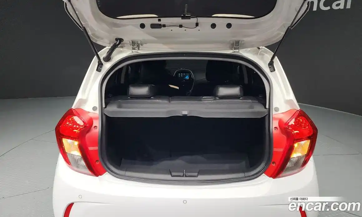 Chevrolet Spark 2016 1.0 Автомат в Москве № 39973, фото 16