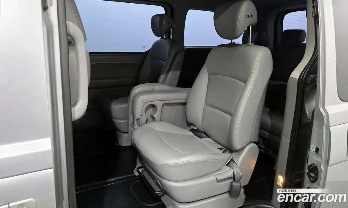 Hyundai Starex 2021 2.5 Автомат в Москве № 48254, фото 16