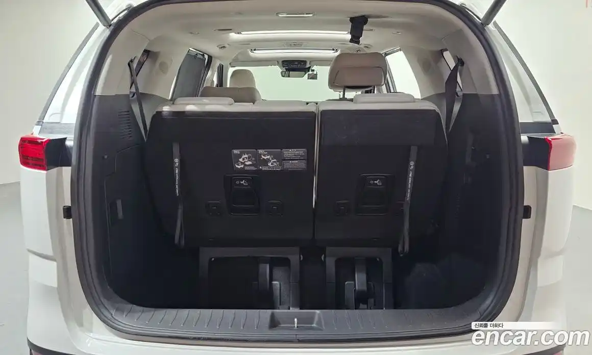 Kia Canival 2023 2.2 Автомат в Москве № 51389, фото 13