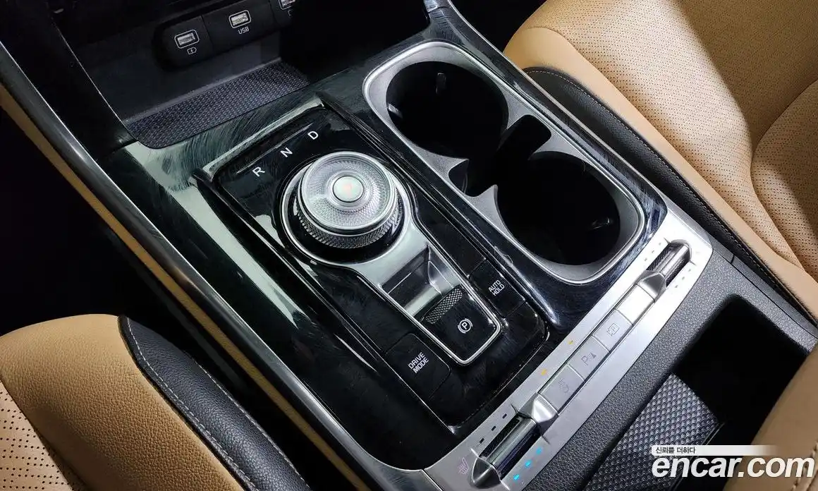 Kia Canival 2023 3.5 Автомат в Москве № 54403, фото 19