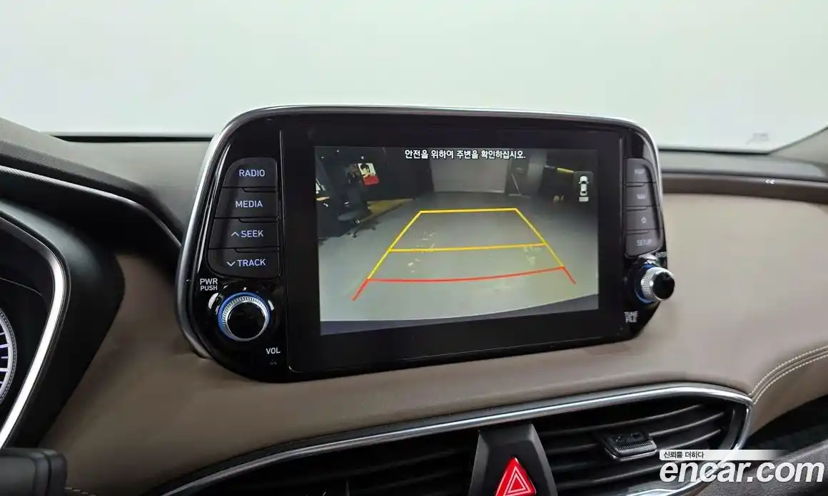 Hyundai Santa Fe 2020 2.0 Автомат в Москве № 108491, фото 3