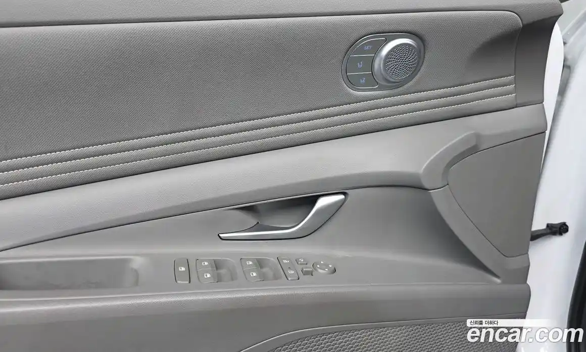 Hyundai Avante 2023 1.6 Автомат в Москве № 112295, фото 14