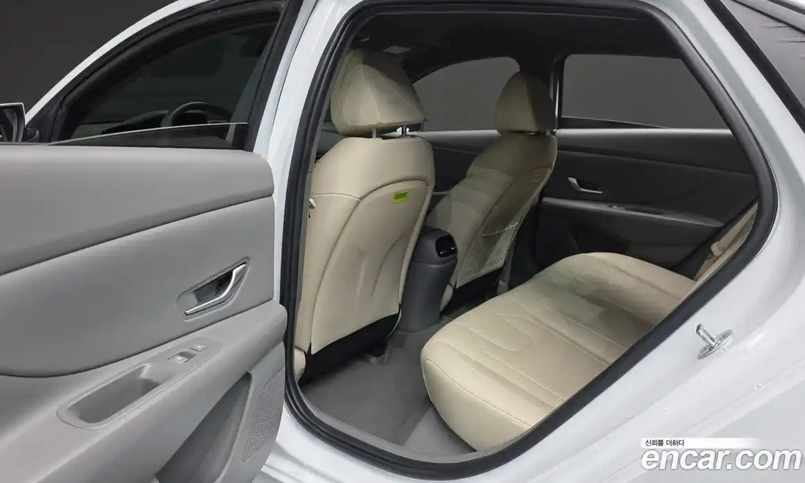 Hyundai Avante 2023 1.6 Автомат в Москве № 112295, фото 16