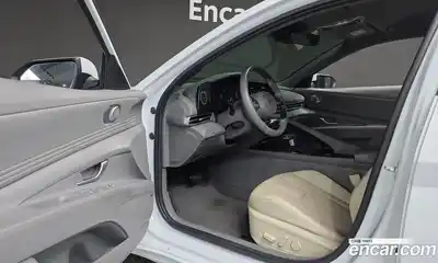 Hyundai Avante 2023 1.6 Автомат в Москве № 112295, миниатюра 4