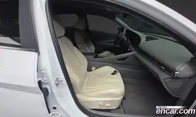 Hyundai Avante 2023 1.6 Автомат в Москве № 112295, миниатюра 9