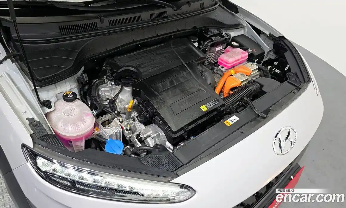 Hyundai Kona 2021 1.6 Автомат в Москве № 112406, фото 3