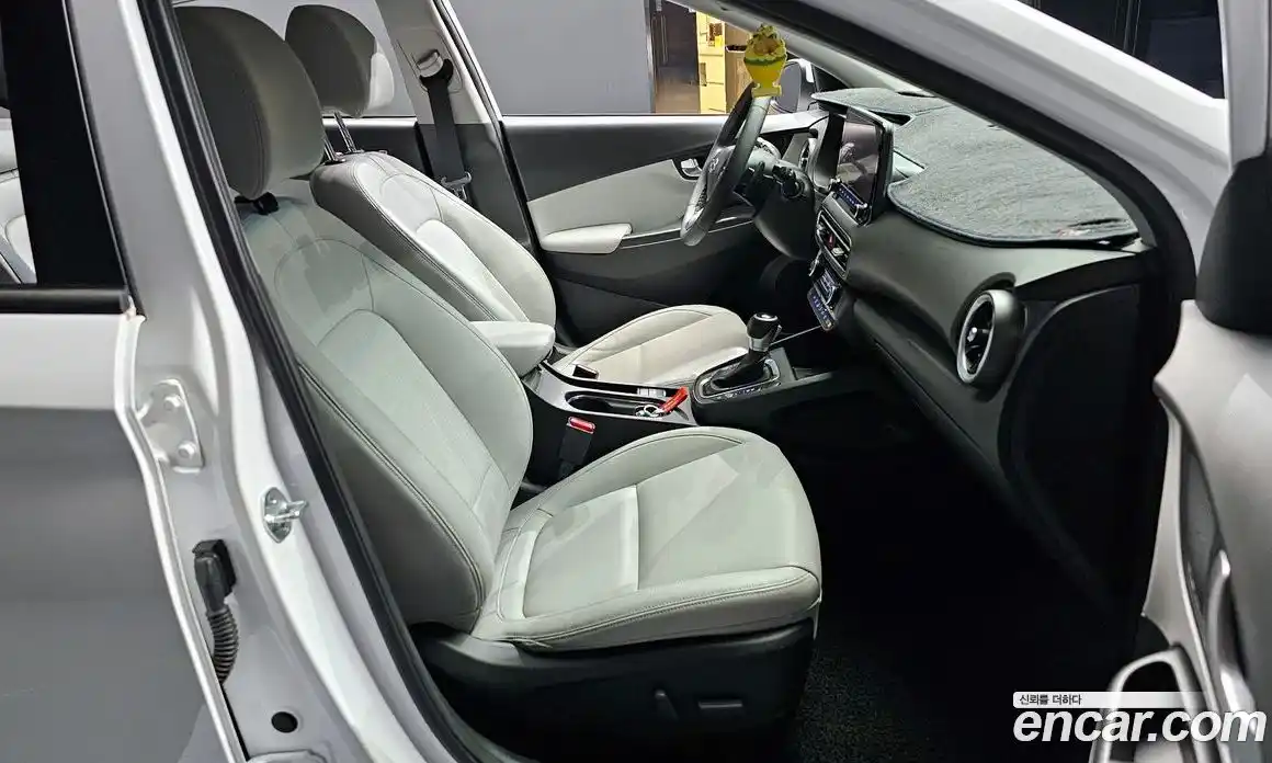 Hyundai Kona 2021 1.6 Автомат в Москве № 112974, фото 16