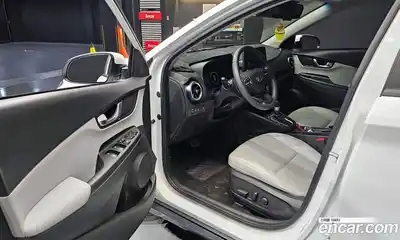 Hyundai Kona 2021 1.6 Автомат в Москве № 112974, миниатюра 6