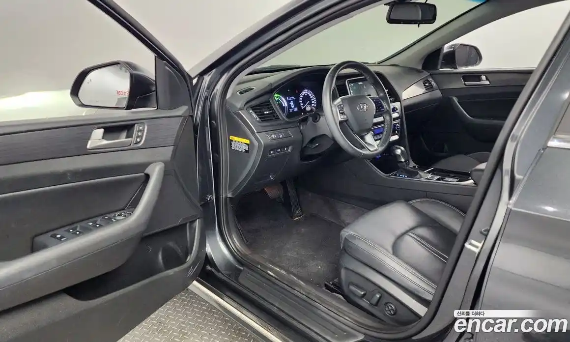 Hyundai Sonata 2019 2.0 Автомат в Москве № 114832, фото 16