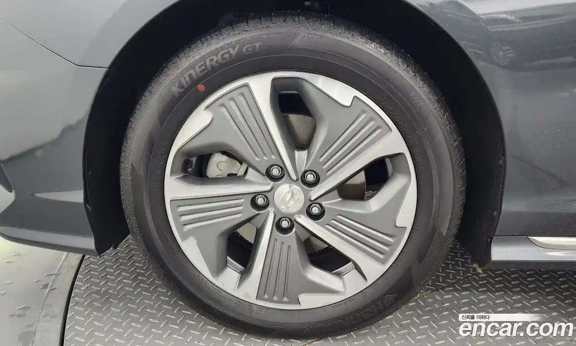 Hyundai Sonata 2019 2.0 Автомат в Москве № 114832, фото 18