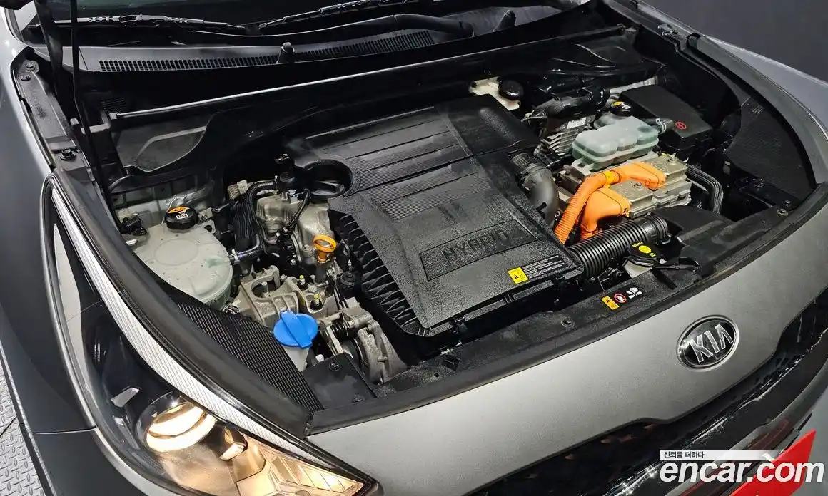 Kia Niro 2020 1.6 Автомат в Москве № 115553, фото 19