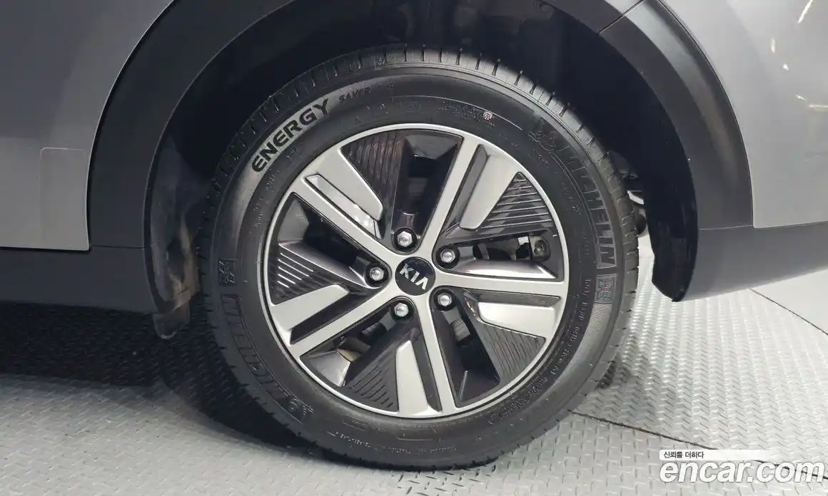 Kia Niro 2020 1.6 Автомат в Москве № 115553, фото 6