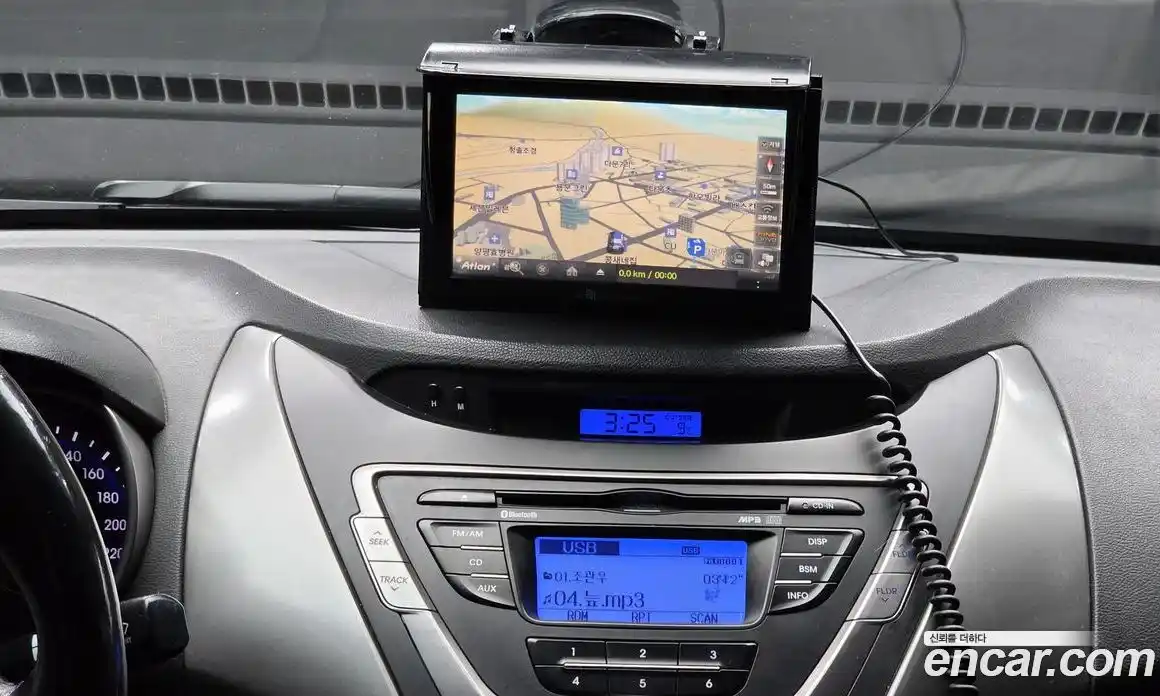 Hyundai Avante 2013 1.6 Автомат в Москве № 122578, фото 15