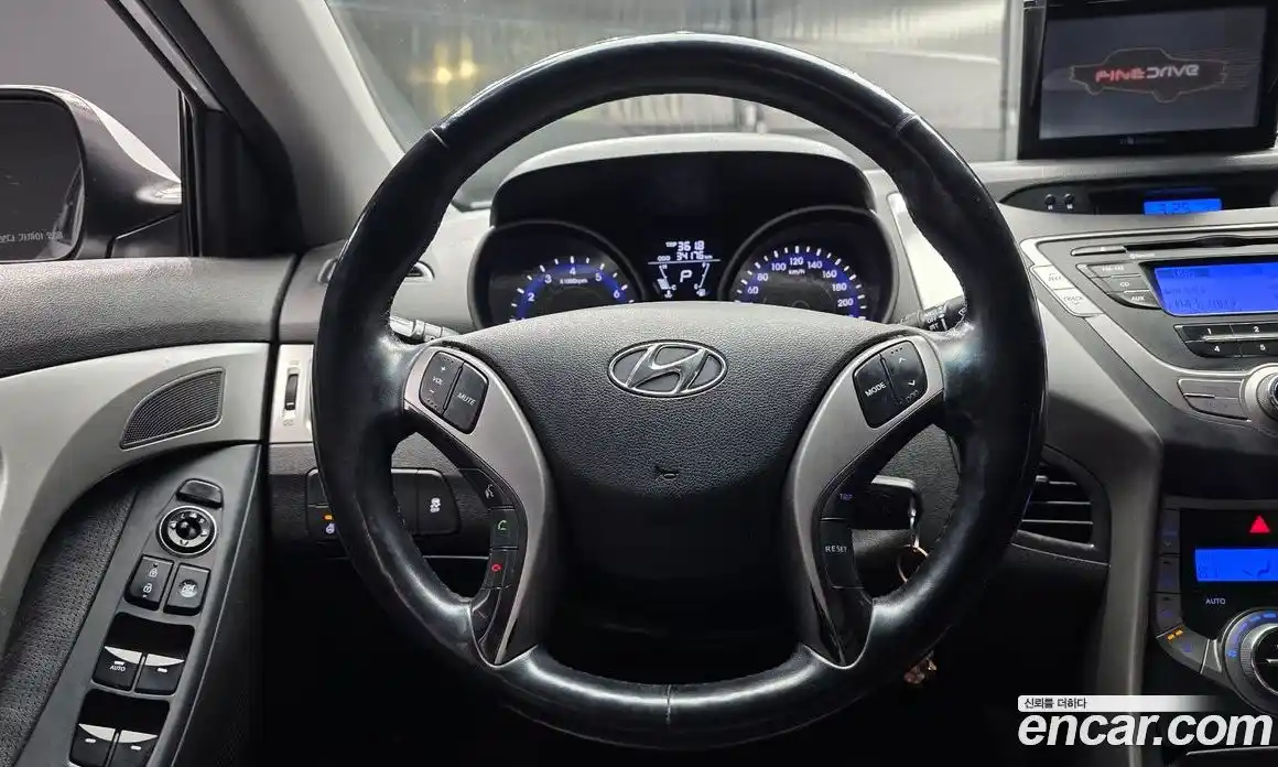Hyundai Avante 2013 1.6 Автомат в Москве № 122578, фото 18