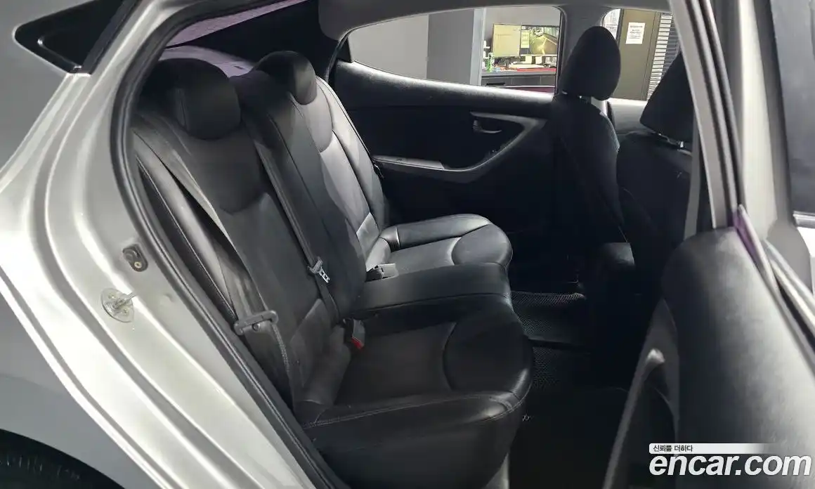 Hyundai Avante 2013 1.6 Автомат в Москве № 122578, фото 5