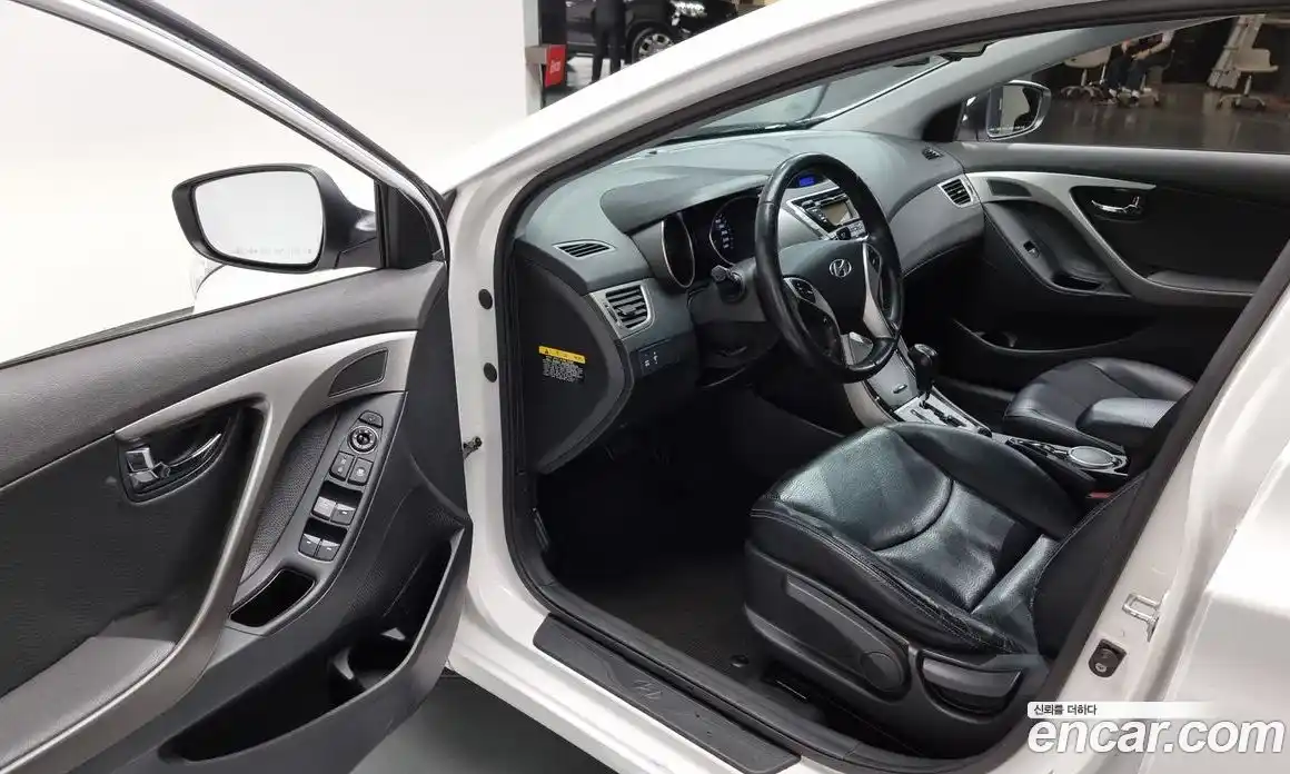 Hyundai Avante 2012 1.6 Автомат в Москве № 123678, фото 16