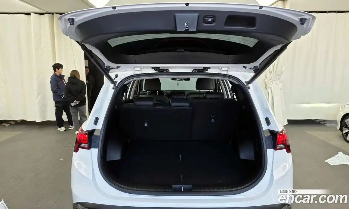 Hyundai Santa Fe 2022 1.6 Автомат в Москве № 126354, фото 18