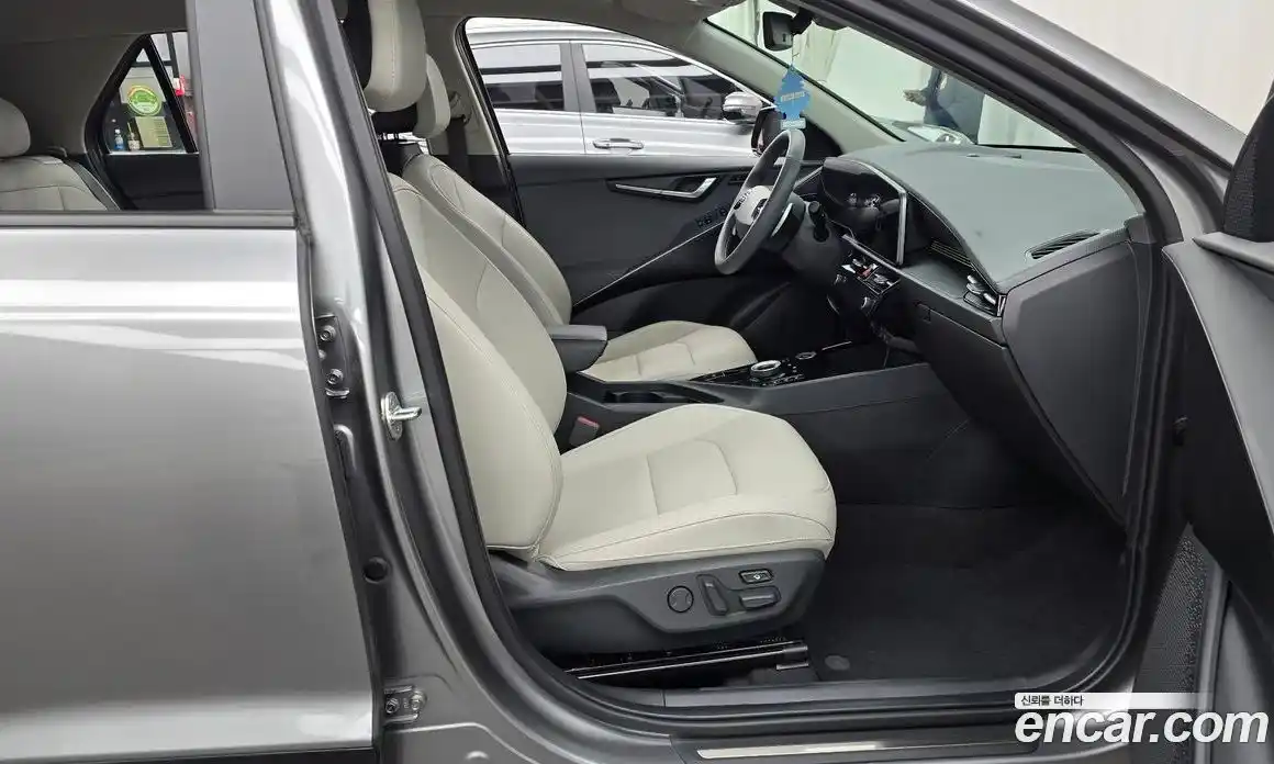 Kia Niro 2023 1.6 Автомат в Москве № 128373, фото 18